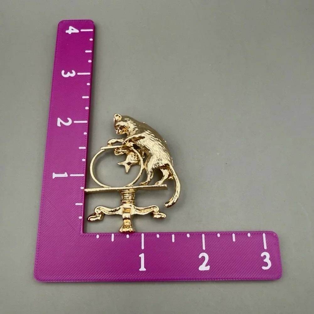 Gold Tone Cat Fish Bowl Brooch Pin Unsigned Figural Fashion Jewelry Kitty